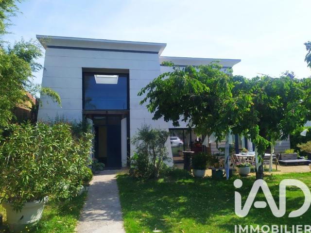 Maison 9 pièces 394 m²