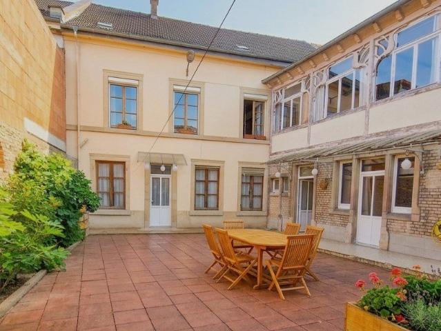 Maison 9 pièces 397 m²