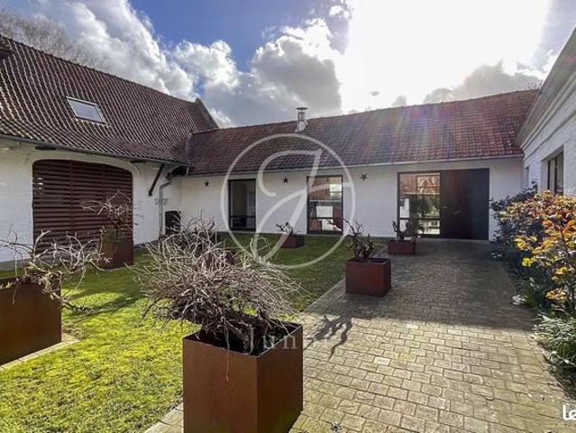 Maison 9 pièces 398 m²