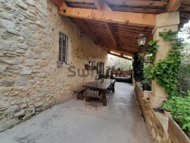 Maison 9 pièces 390 m²