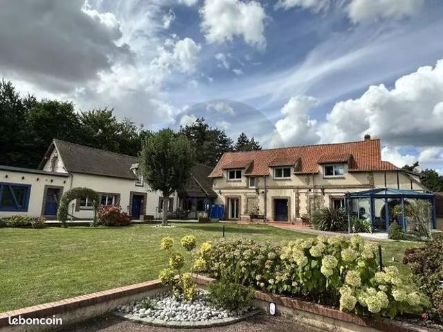 Maison 9 pièces 390 m²