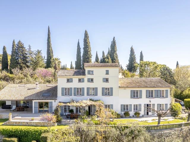 Maison 9 pièces 392 m²