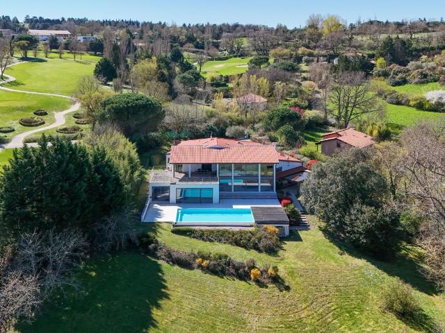 Maison 9 pièces 393 m²