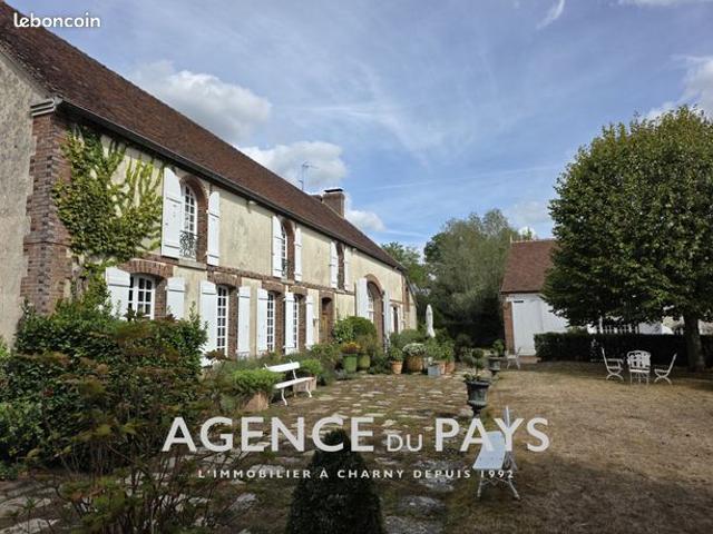 Maison 9 pièces 393 m²