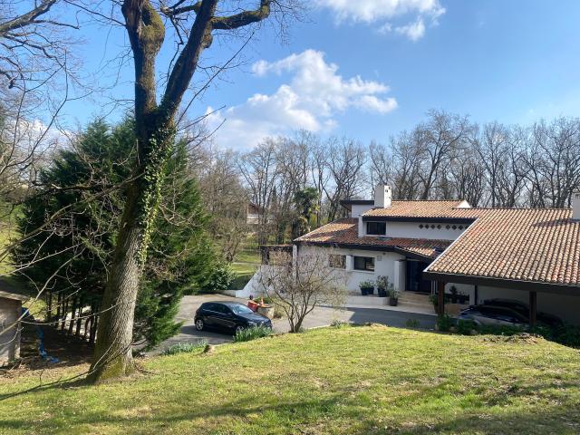 Maison 9 pièces 405 m²