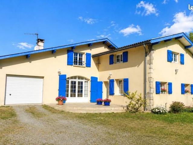 Maison 9 pièces 400 m²