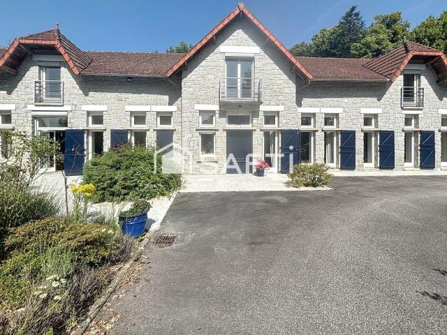 Maison 9 pièces 400 m²