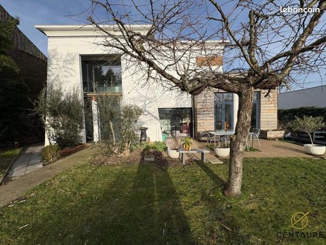 Maison 9 pièces 400 m²
