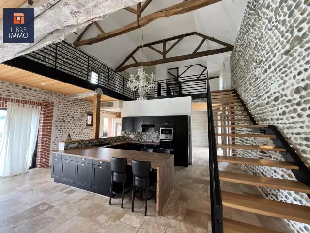 Maison 9 pièces 402 m²
