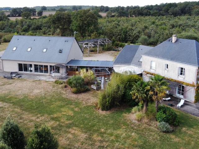 Maison 9 pièces 402 m²