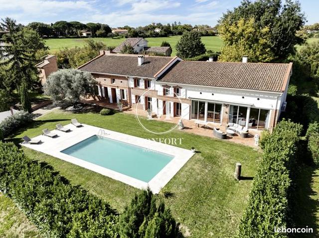 Maison 9 pièces 417 m²