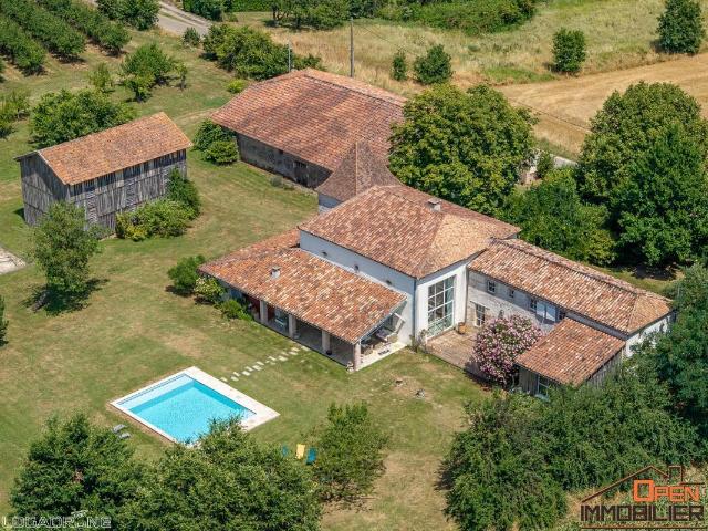 Maison 9 pièces 420 m²