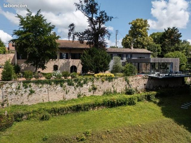 Maison 9 pièces 422 m²
