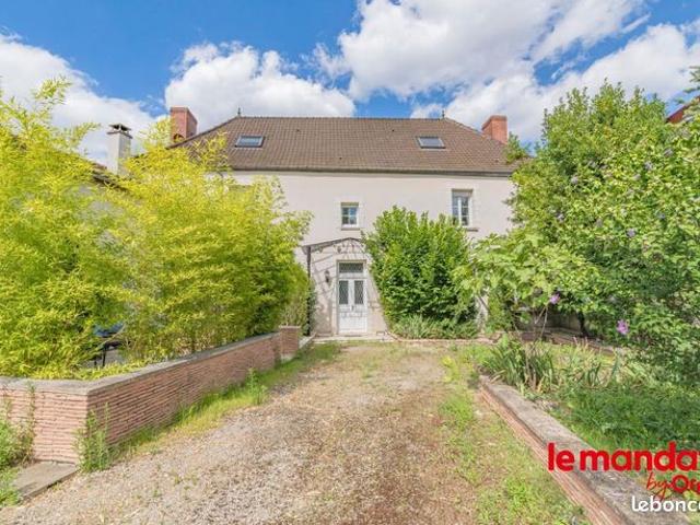 Maison 9 pièces 431 m²