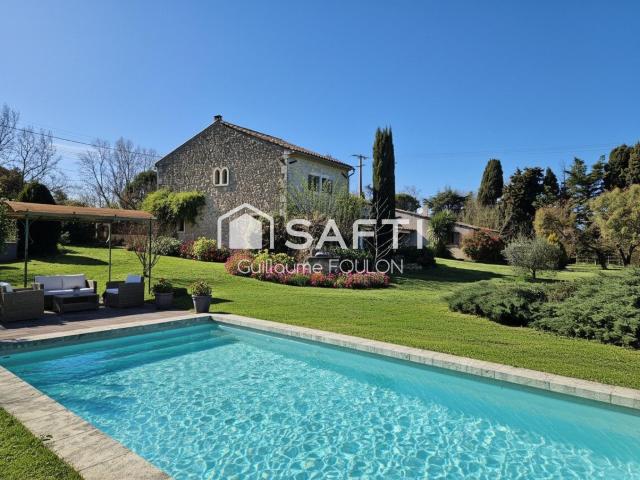 Maison 9 pièces 432 m²