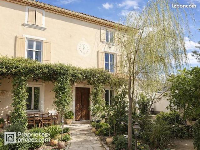 Maison 9 pièces 445 m²