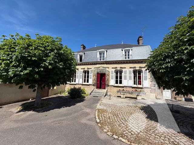 Maison 9 pièces 445 m²