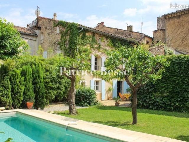 Maison 9 pièces 440 m²