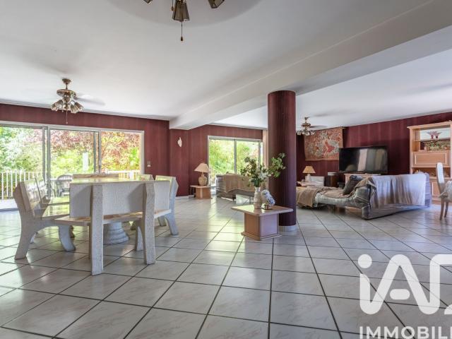 Maison 9 pièces 440 m²