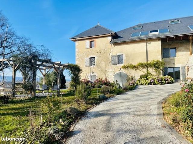 Maison 9 pièces 454 m²