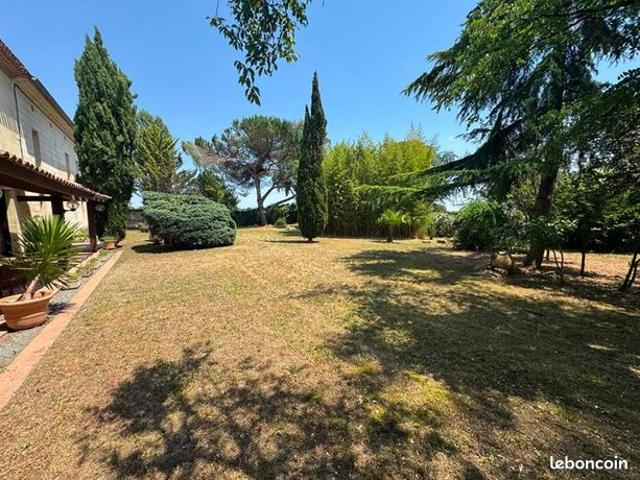 Maison 9 pièces 457 m²