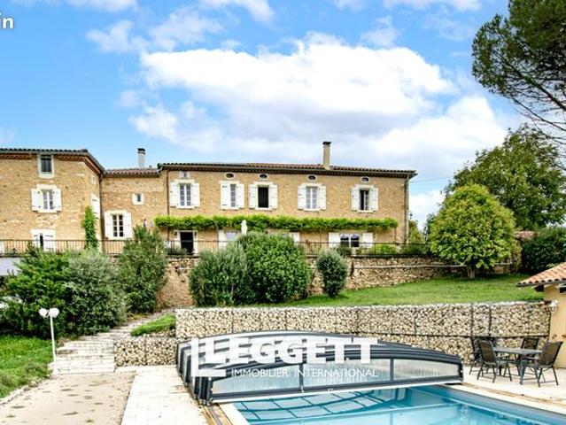 Maison 9 pièces 460 m²