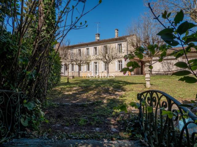 Maison 9 pièces 474 m²