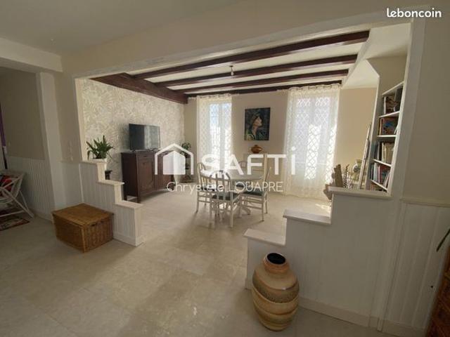 Maison 9 pièces 479 m²