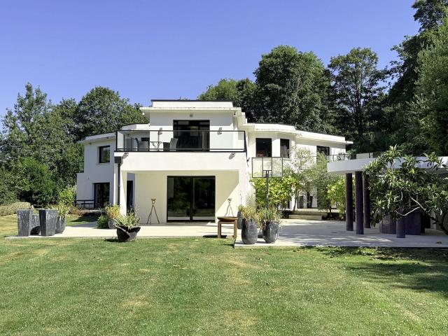 Maison 9 pièces 470 m²