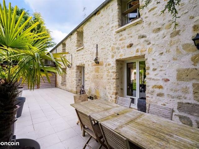 Maison 9 pièces 470 m²