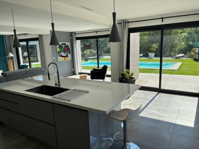 Maison 9 pièces 470 m²