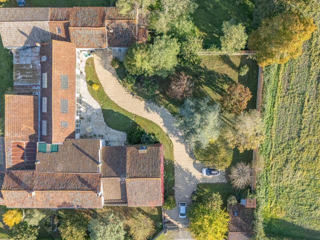 Maison 9 pièces 480 m²