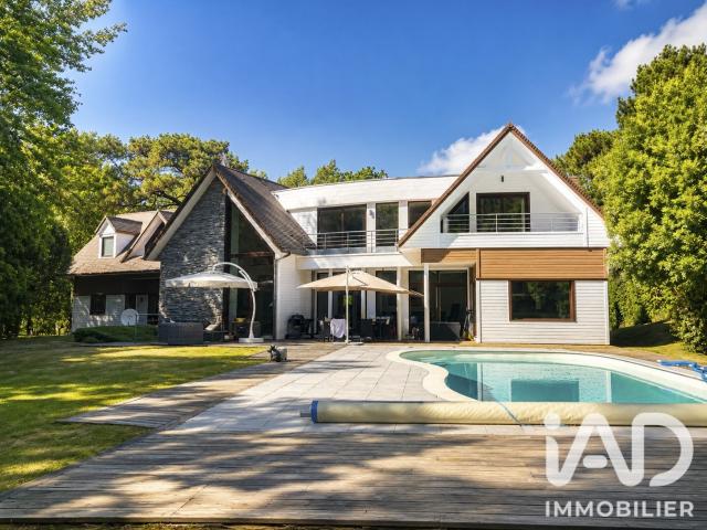 Maison 9 pièces 492 m²