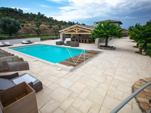 Maison 9 pièces 500 m²