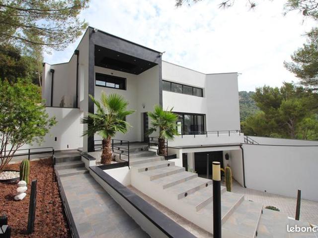 Maison 9 pièces 510 m²