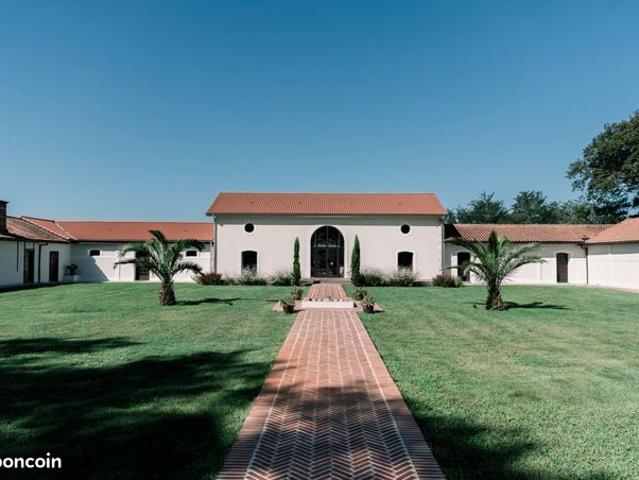 Maison 9 pièces 549 m²