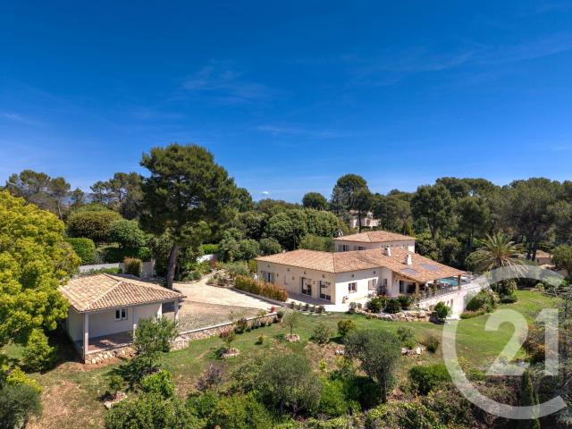Maison 9 pièces 550 m²