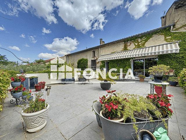 Maison 9 pièces 765 m²