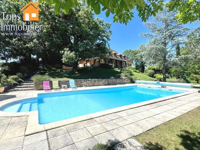 Maison 9 pièces avec piscine, garage et grand terrain. Super. 254m² Savignac