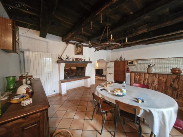 Maison 9 pièces de 210 m2 210m² Lacaune