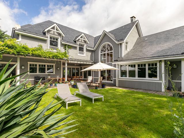 Maison 9 pièces sur un terrain de 1 425 m2