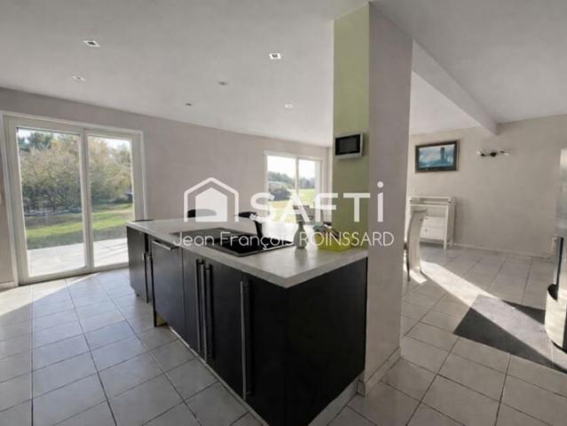 Maison 5 pièces + 4 pièces en étage