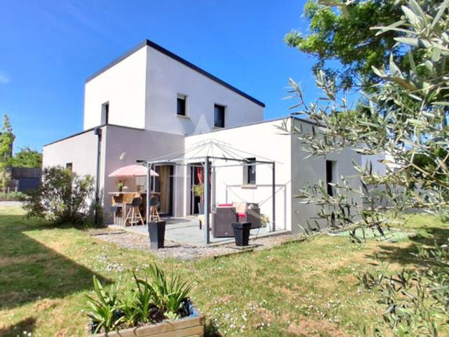 Maison Couëron 97 m² habitables, 3 chambres,1 bureau