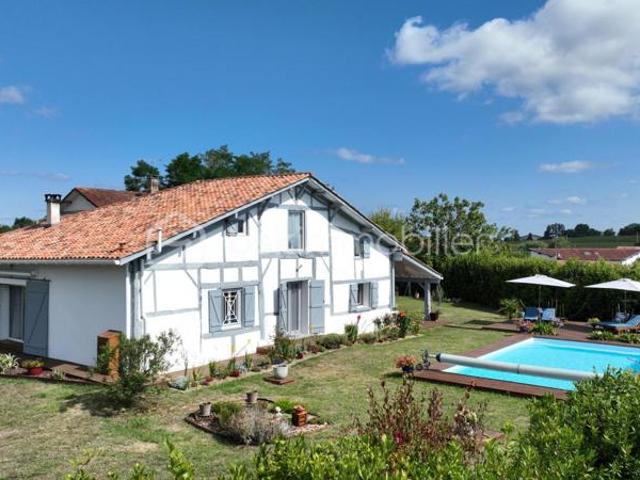 Maison coup de cœur avec volumes, charme et piscine sans travaux