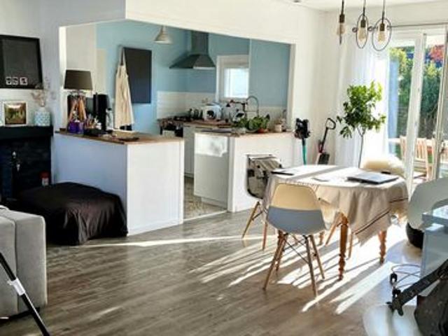 Maison de plain pied rénovée, située à Blain!