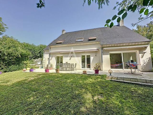 Maison coup de coeur à Mareuil lès Meaux 6 chambres 240 m2 jardin de 836 m2 garage double et nombreux stationnements