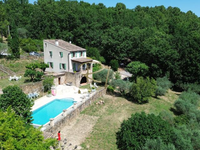 MAISON COUP DE COEUR SUD ARDECHE VUE PANORAMIQUE PISCINE ET TERRAIN