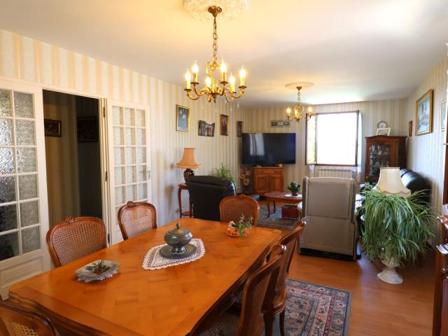 Maison Cournon D Auvergne 6 pièce s 171 m2