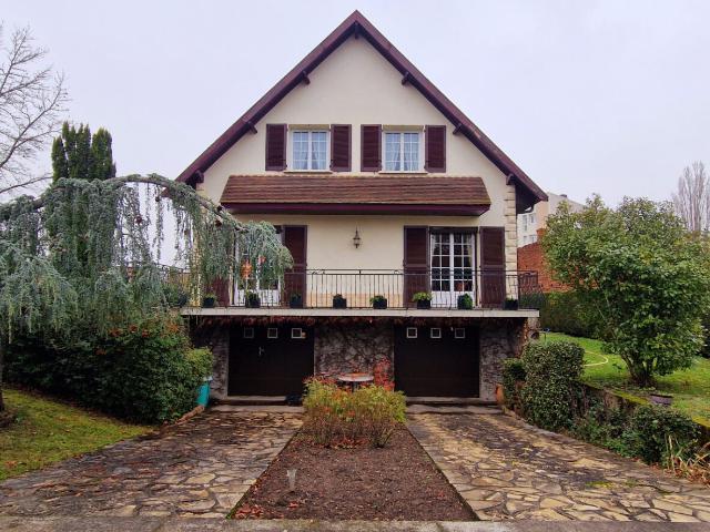 Maison Commentry 6 pièce s 186 m2