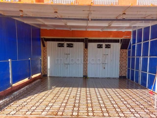 Maison commercial devant CNSS et OFPPT